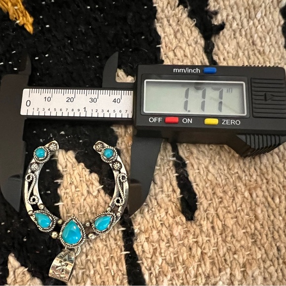 ❤️ Kingman Turquoise NAJA Sterling Navajo Decorative Pendant 13.5Gm / 2.31”L - Picture 8 of 13